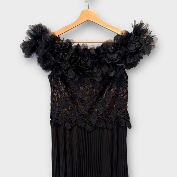 Tadashi Shoji Off the Shoulder Lace Bodice Gown Size 4 - Picture 7 of 13